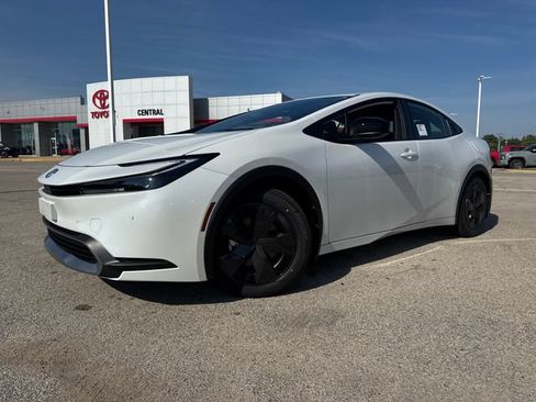 New 2026 Toyota Prius Plug-In Hybrid FWD image 1