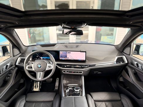 Used 2026 BMW X5 M60i AWD/4WD image 2