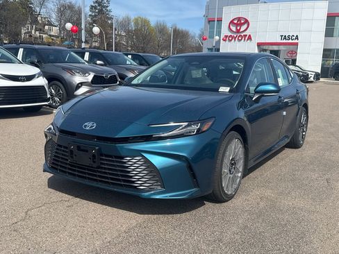 New 2026 Toyota Camry XLE AWD/4WD image 3
