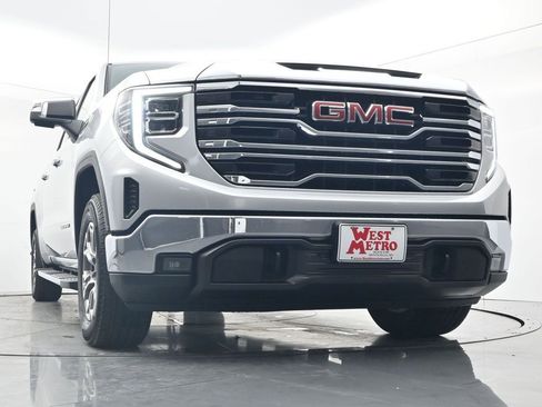 Used 2022 GMC Sierra 1500 SLT image 25