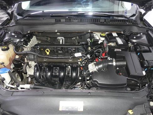 Used 2016 Ford Fusion SE image 12