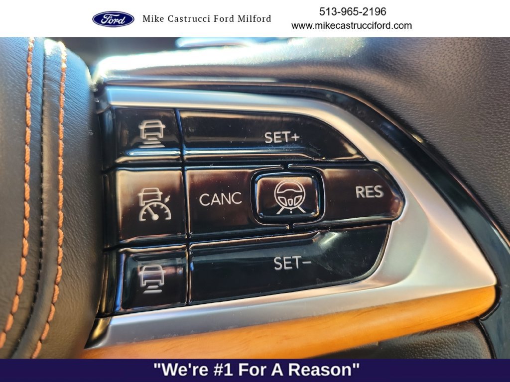 Used 2025 Jeep Grand Cherokee Summit AWD/4WD image 17