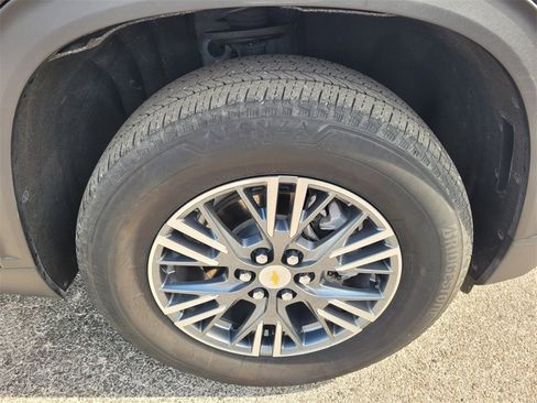 Certified 2025 Chevrolet Traverse LT image 21