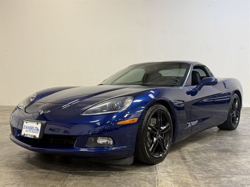 Used 2006 Chevrolet Corvette Coupe w/ Preferred Equipment Group RWD image 3