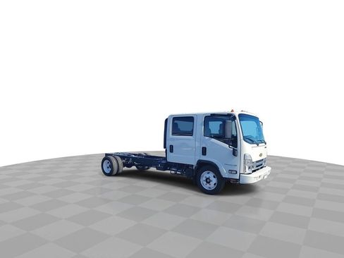 New 2025 Chevrolet Low Cab Forward image 2