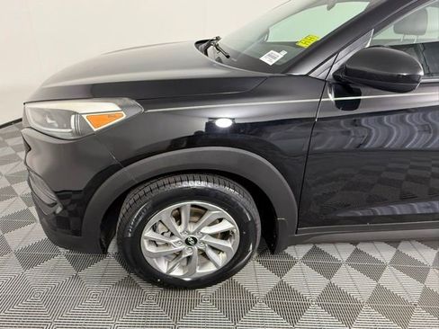 Used 2016 Hyundai Tucson SE w/ Option Group 02 AWD/4WD image 10