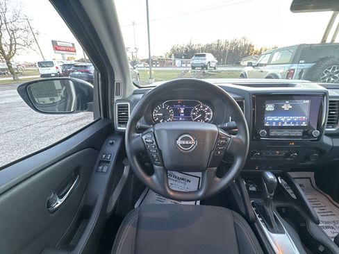 Used 2022 Nissan Frontier SV w/ Technology Package image 14