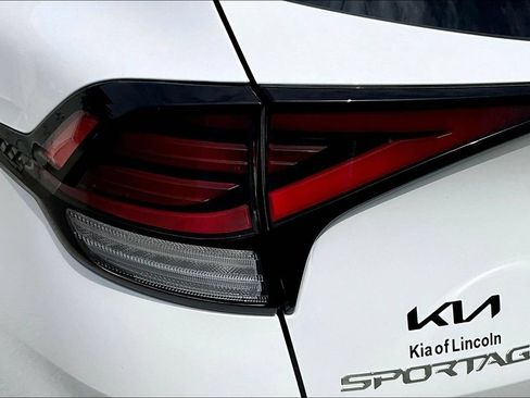 Certified 2025 Kia Sportage SX AWD/4WD image 21