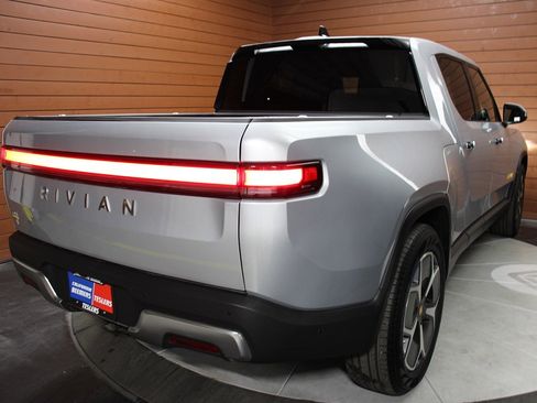 Used 2023 Rivian R1T Adventure image 12