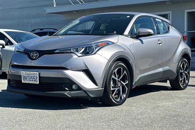Used 2019 Toyota C-HR Limited FWD image 7
