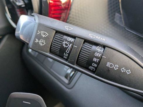 New 2026 Chevrolet Equinox RS w/ Convenience Package III FWD image 32