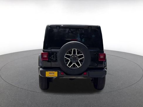 Used 2025 Jeep Wrangler Unlimited Sahara AWD/4WD image 12