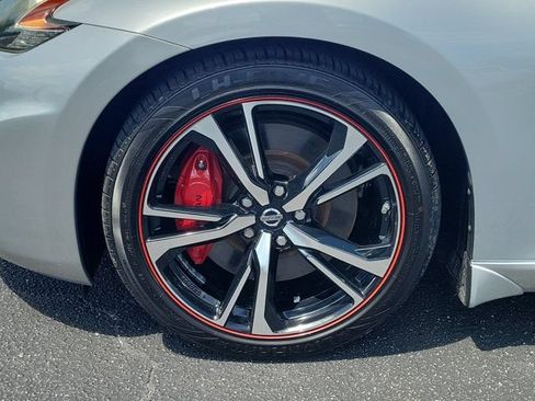 Used 2020 Nissan 370Z Coupe RWD image 27
