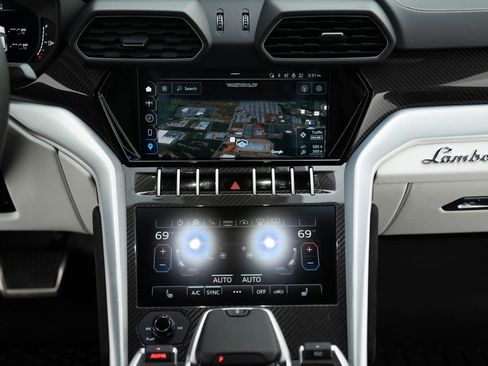 Used 2024 Lamborghini Urus S AWD/4WD image 43