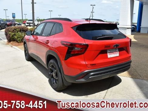 New 2026 Chevrolet Trax LT w/ Midnight Edition FWD image 7