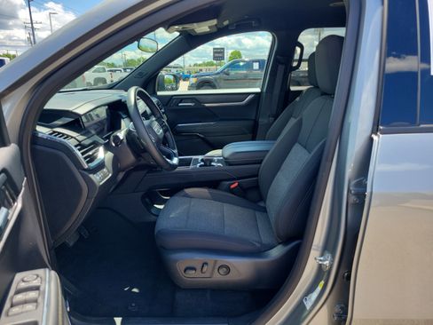 Used 2025 GMC Acadia Elevation FWD image 12