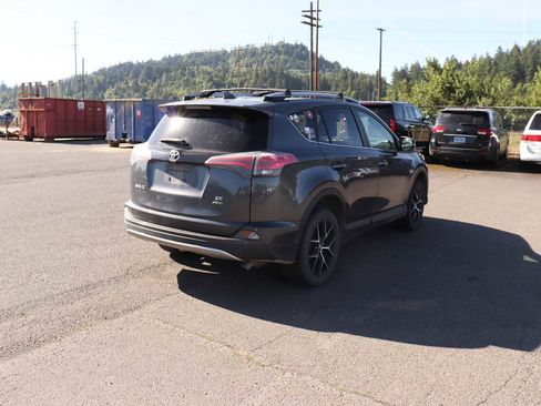 Used 2018 Toyota RAV4 SE w/ Power Extra Value Package AWD/4WD image 5