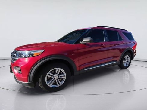 Used 2020 Ford Explorer XLT RWD image 4