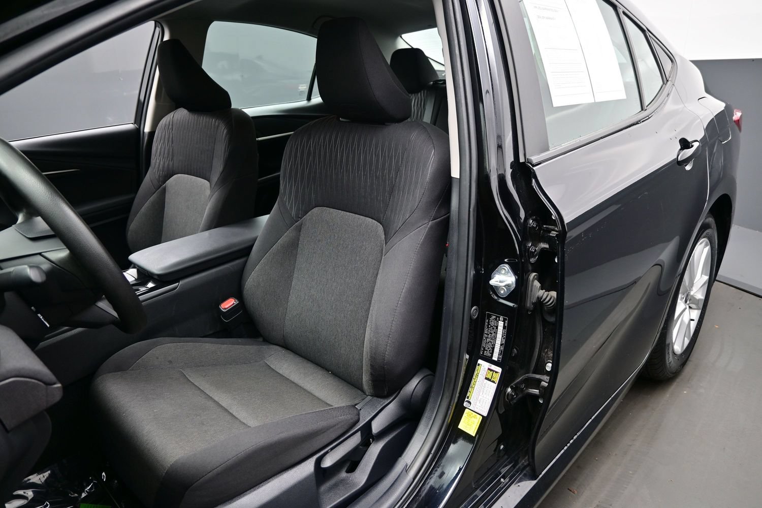 Used 2025 Toyota Camry LE FWD image 11