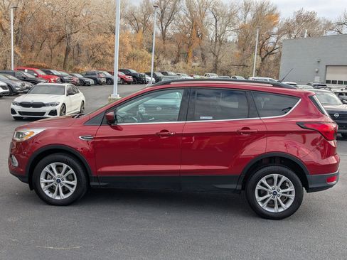 Used 2019 Ford Escape SEL image 9