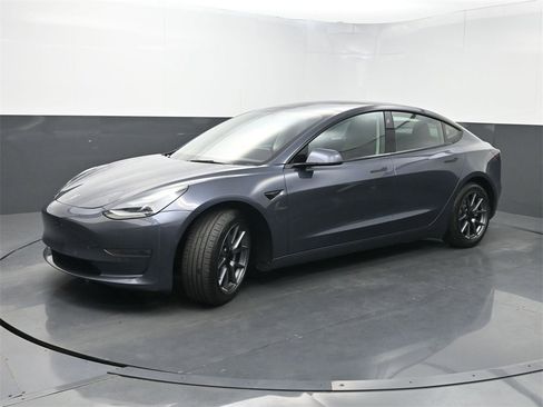 Used 2022 Tesla Model 3 Long Range image 17