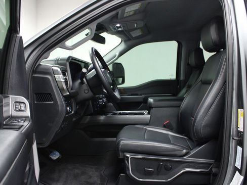 Used 2024 Ford F250 Lariat w/ Chrome Package image 12