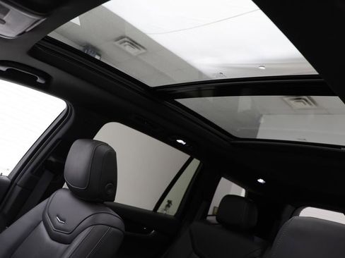 Used 2025 Cadillac XT6 Premium Luxury image 16