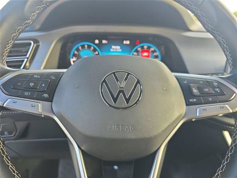 Used 2025 Volkswagen Atlas Cross Sport SE AWD/4WD image 21