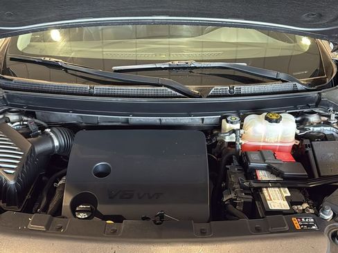 Used 2019 Buick Enclave Essence AWD/4WD image 11