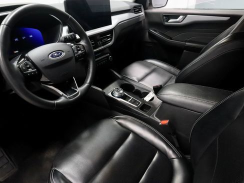 Certified 2024 Ford Escape Platinum AWD/4WD image 28