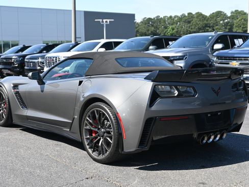 Used 2015 Chevrolet Corvette Z06 w/ 3LZ Preferred Equipment Group RWD image 10