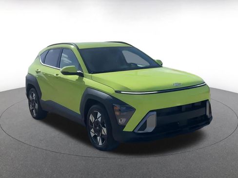 Used 2025 Hyundai Kona SEL image 3