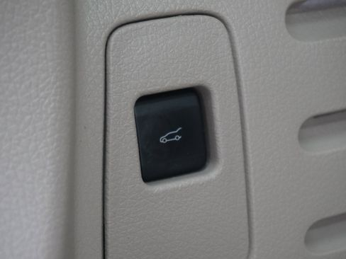 Used 2014 Lincoln MKX FWD w/ Equipment Group 102A image 27
