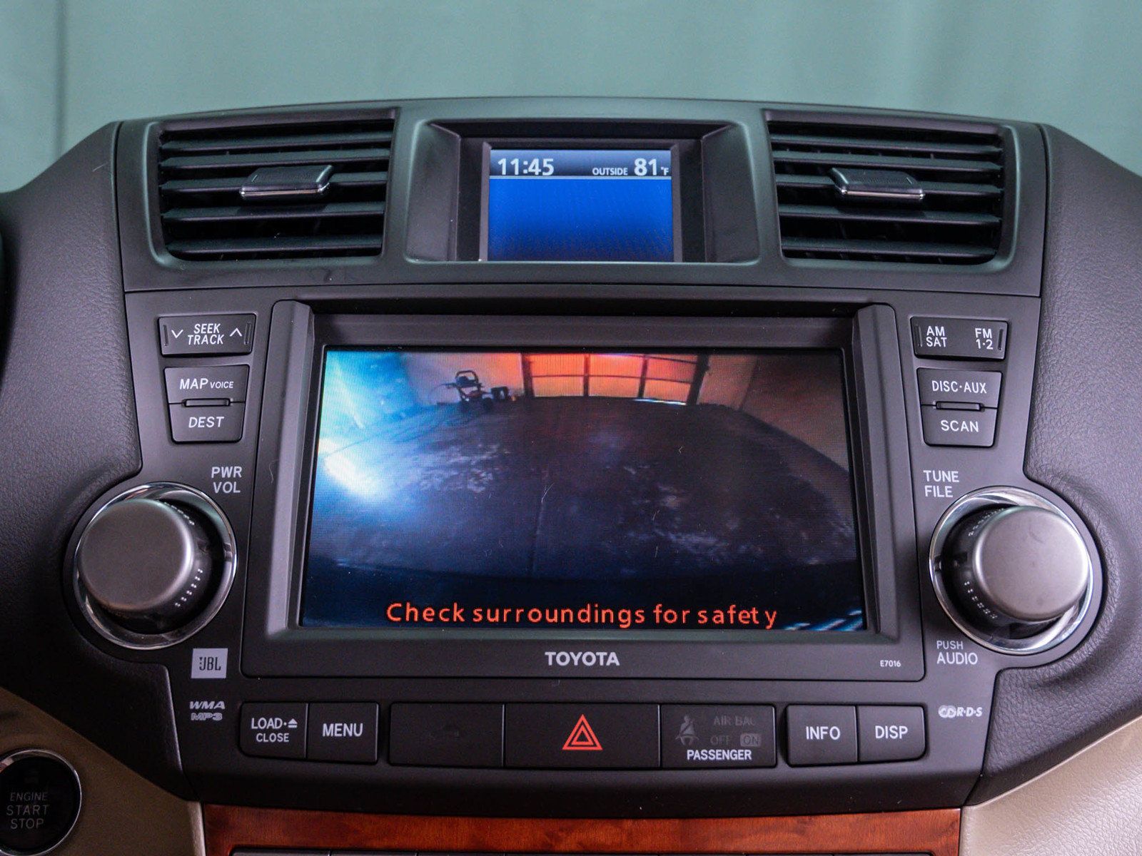 Used 2010 Toyota Highlander Limited w/ Extra Value Pkg 8 AWD/4WD image 27
