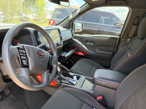 Used 2025 Nissan Frontier Pro-X w/ Pro Convenience Package RWD image 11