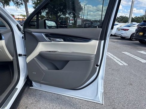 Used 2024 Cadillac XT6 Premium Luxury image 13