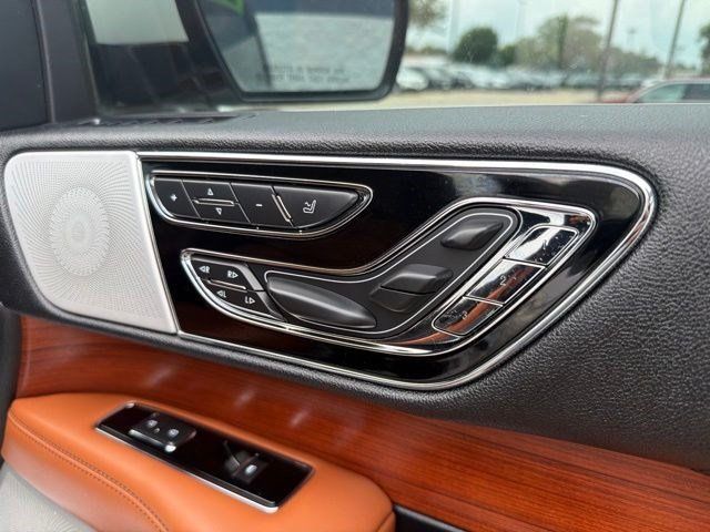 Used 2020 Lincoln Navigator L Reserve w/ Equipment Group 208A Reserve AWD/4WD image 24
