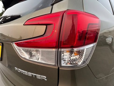 Used 2023 Subaru Forester Premium AWD/4WD image 13