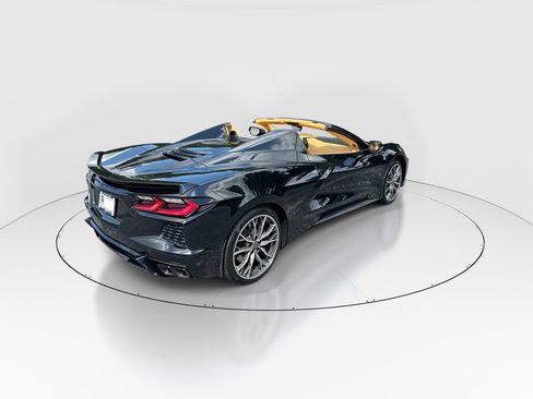 Used 2023 Chevrolet Corvette Stingray Premium Conv w/ Z51 Performance Package RWD image 8