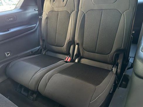 New 2025 Jeep Grand Cherokee L Laredo image 12