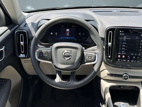 Certified 2024 Volvo XC40 B5 Plus AWD/4WD image 27