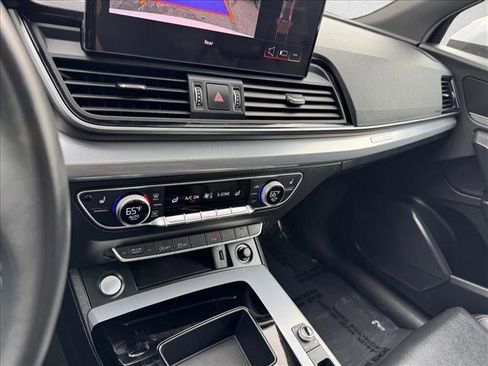 Used 2025 Audi Q5 2.0T Premium AWD/4WD image 16