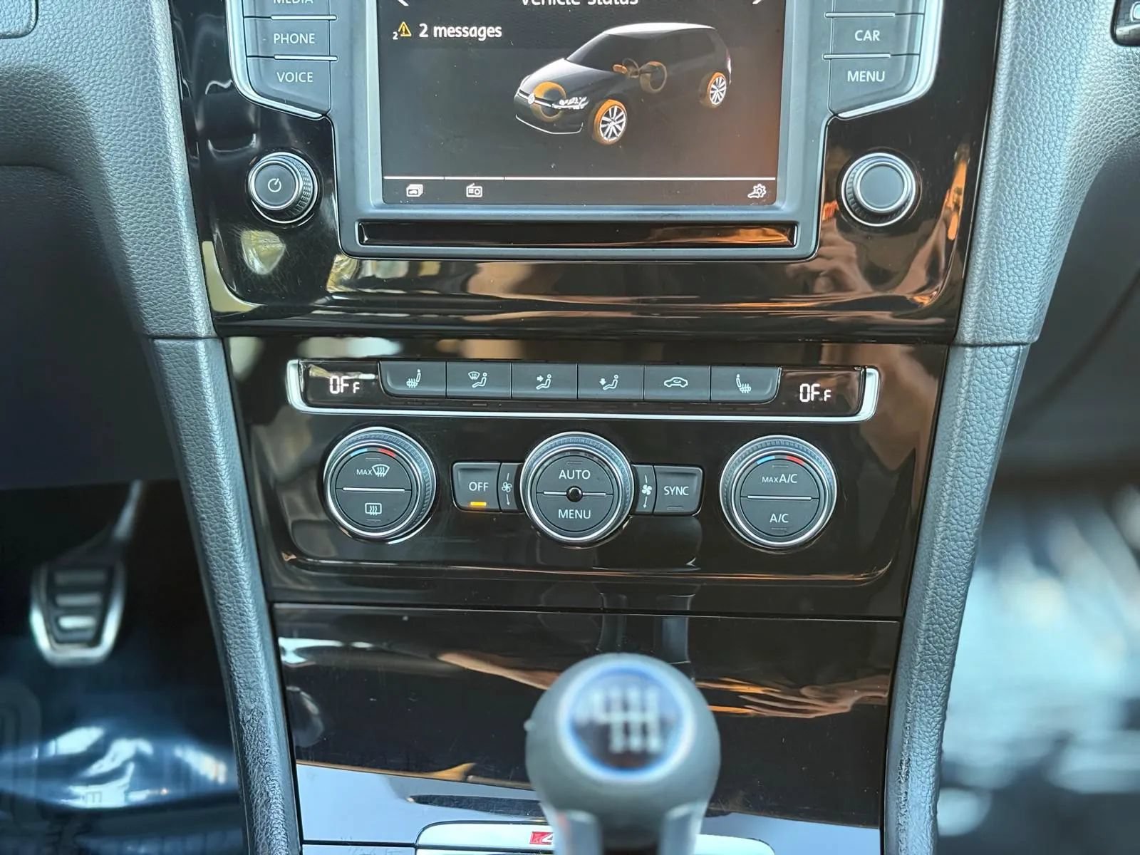Used 2016 Volkswagen Golf R 4-Door AWD/4WD image 20