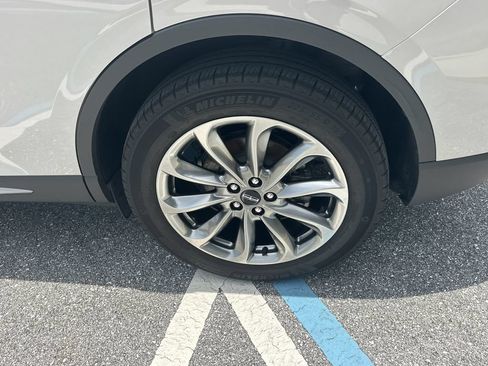 Used 2020 Lincoln Corsair AWD w/ Premium Package image 11