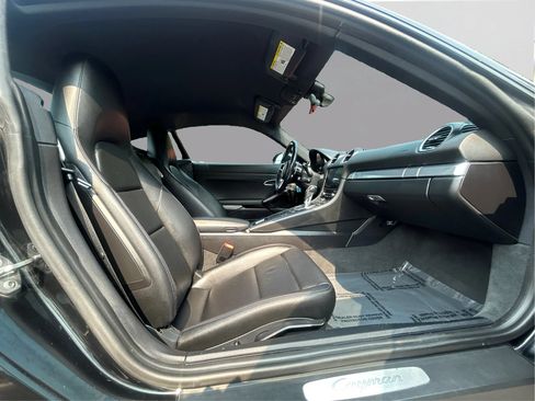Used 2018 Porsche 718 Cayman RWD image 9