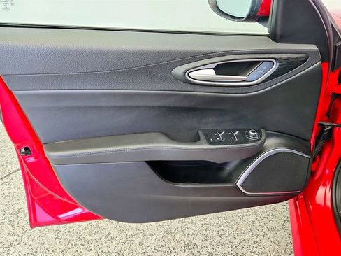 Used 2022 Alfa Romeo Giulia Sprint AWD/4WD image 10