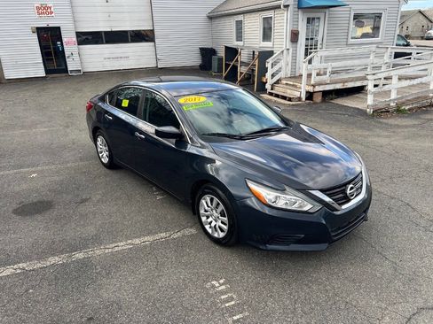 Used 2017 Nissan Altima 2.5 S w/ Power Driver Seat Package image 3