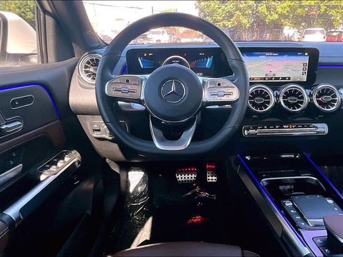 Used 2023 Mercedes-Benz GLB 35 AMG 4MATIC image 7