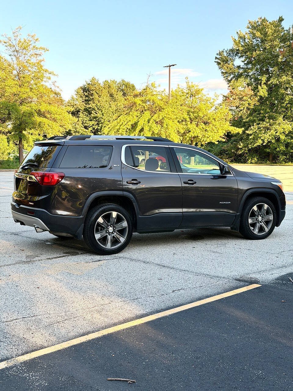 Used 2017 GMC Acadia SLT w/ LPO, Floor Liner Package AWD/4WD image 8