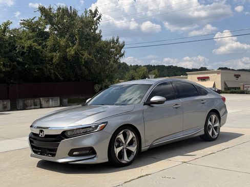 Used 2019 Honda Accord Touring image 1
